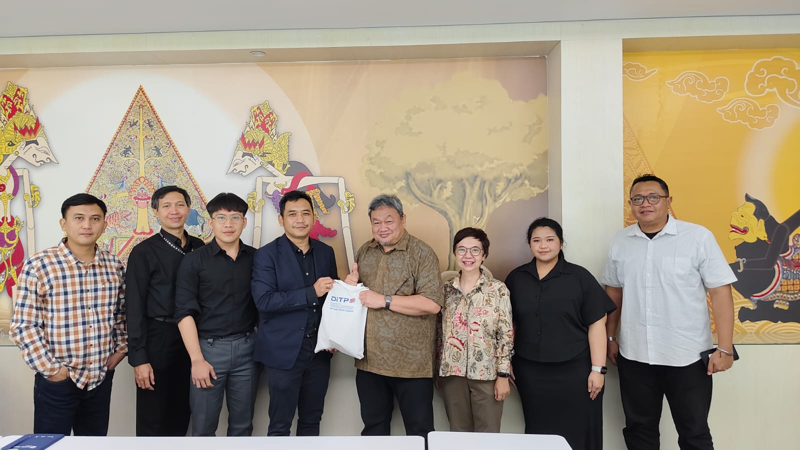 Menjajaki Peluang Kerja Sama Strategis antara Thailand dan Indonesia melalui Kunjungan Resmi Thai Trade Center – Royal Thai Embassy ke PT Hyprowira Adhitama